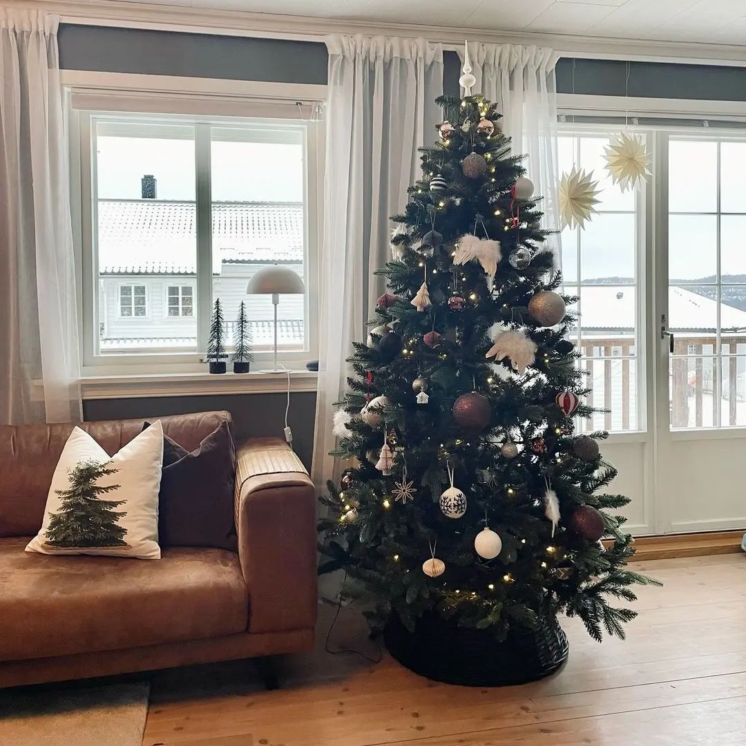 Tales of Tinsel: Jazzing Up Christmas